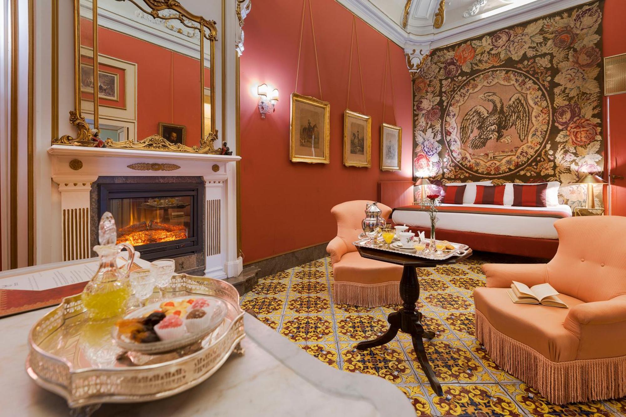 Palazzo Arone Dei Baroni Di Valentino — Photos 3
